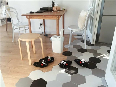 木地板直拼六角砖 美观好打理的餐厨区隔法