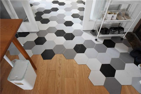 木地板直拼六角砖 美观好打理的餐厨区隔法