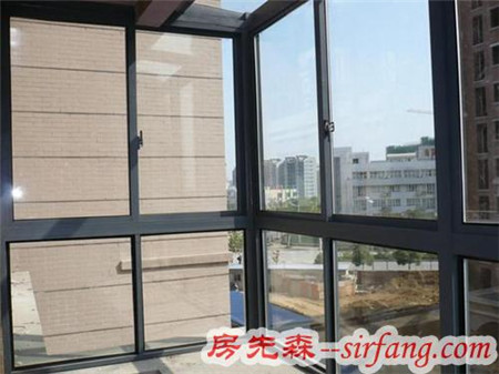 高層住戶一定要封陽(yáng)臺(tái)嗎？門(mén)窗老師傅終于說(shuō)出了真相！