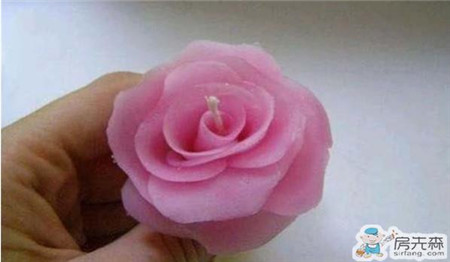 DIY玫瑰蜡烛  给爱人极具浪漫的美丽吧