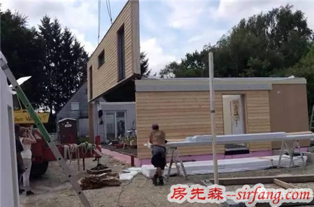 红砖水泥不让用，德国农村咋建房，周末回村就能建一个？