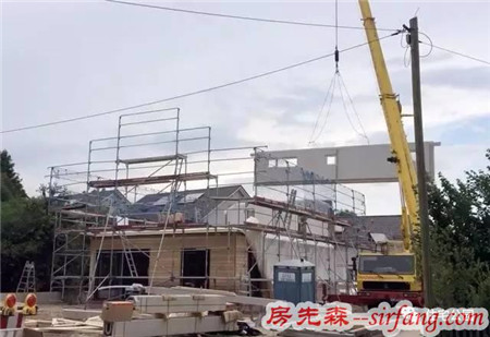 红砖水泥不让用，德国农村咋建房，周末回村就能建一个？